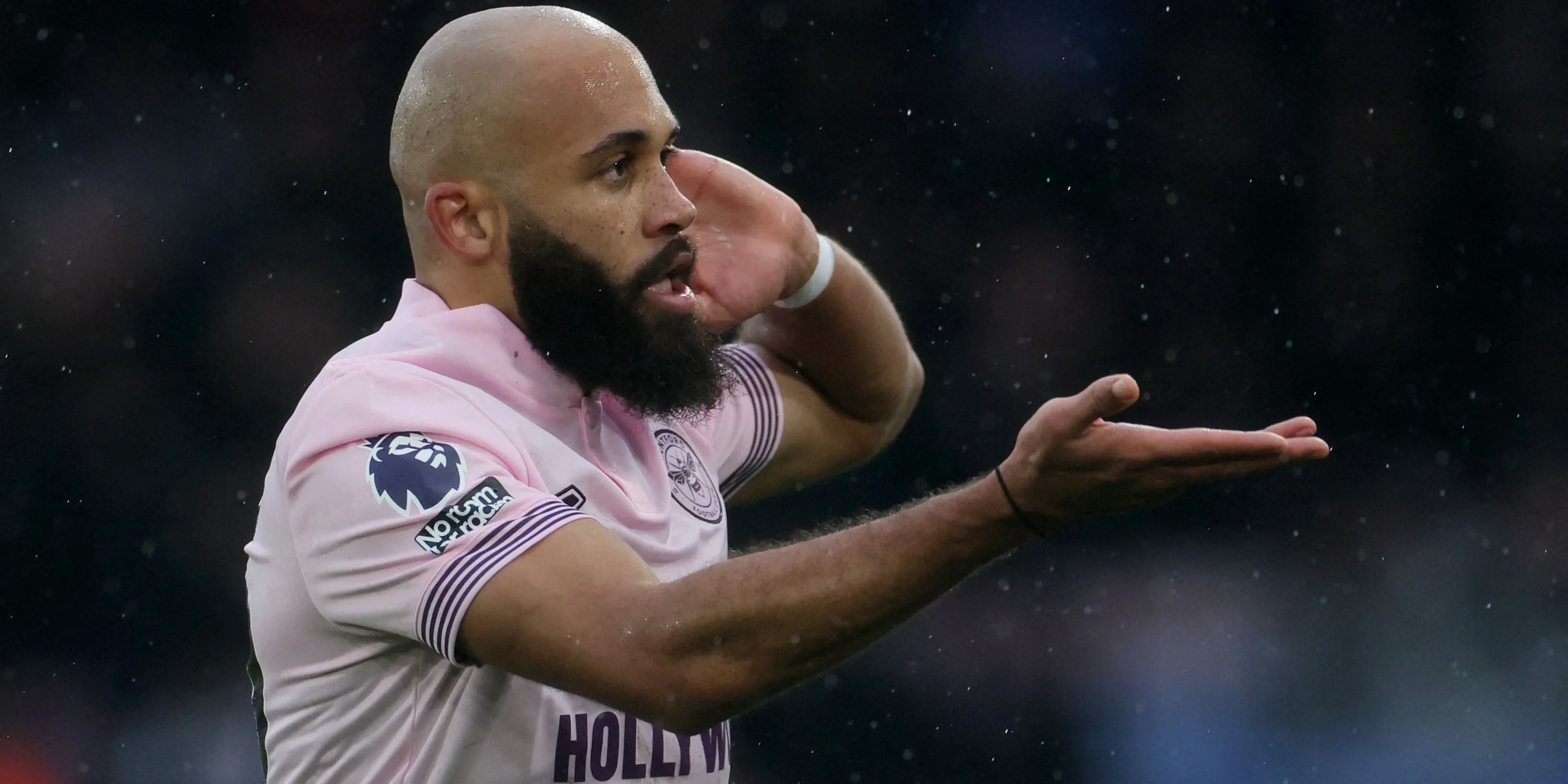 Bryan Mbeumo ăn mừng bàn thắng cho Brentford, một mục tiêu chuyển nhượng của Newcastle.