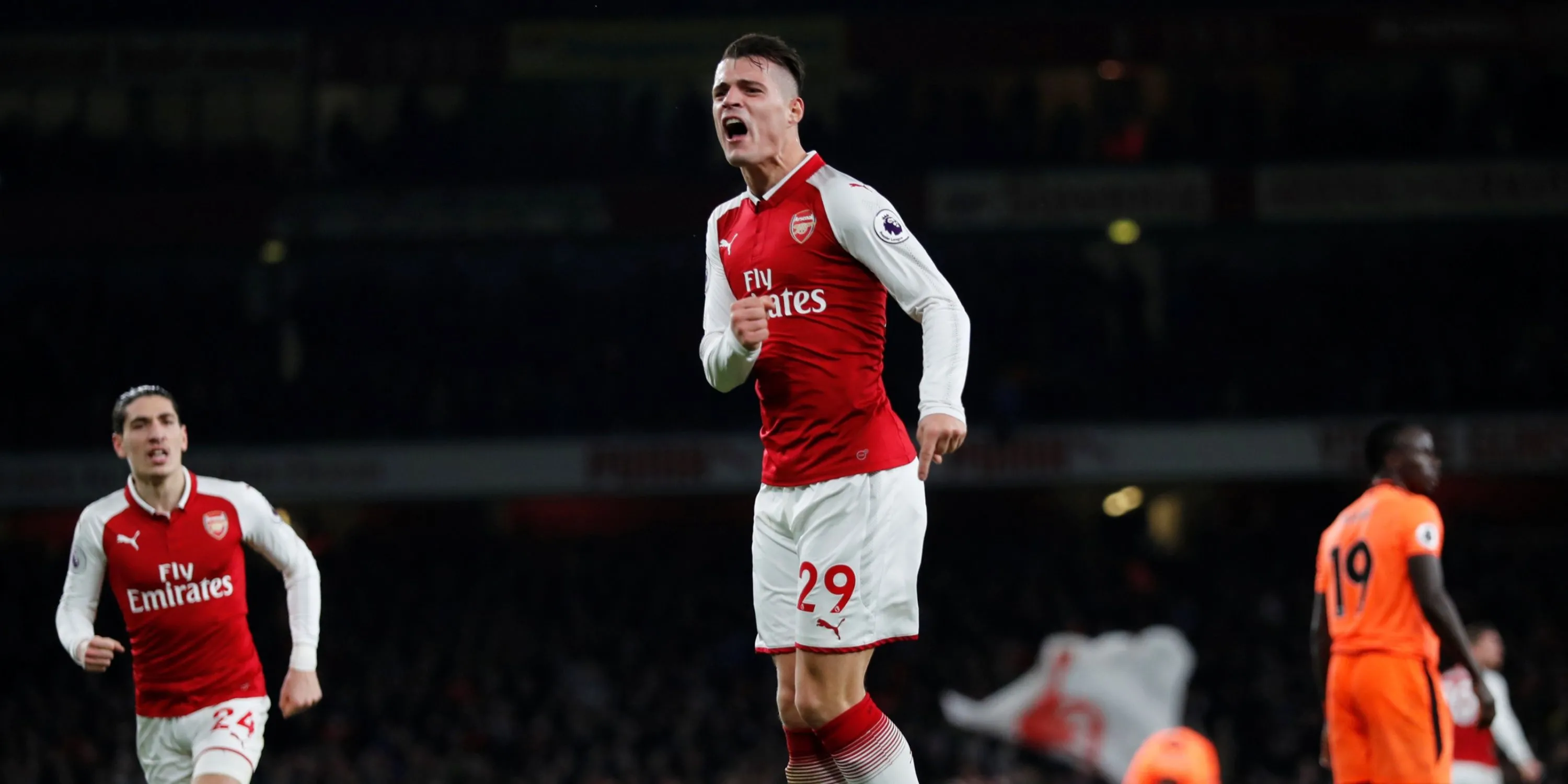 Granit Xhaka trong màu áo Arsenal