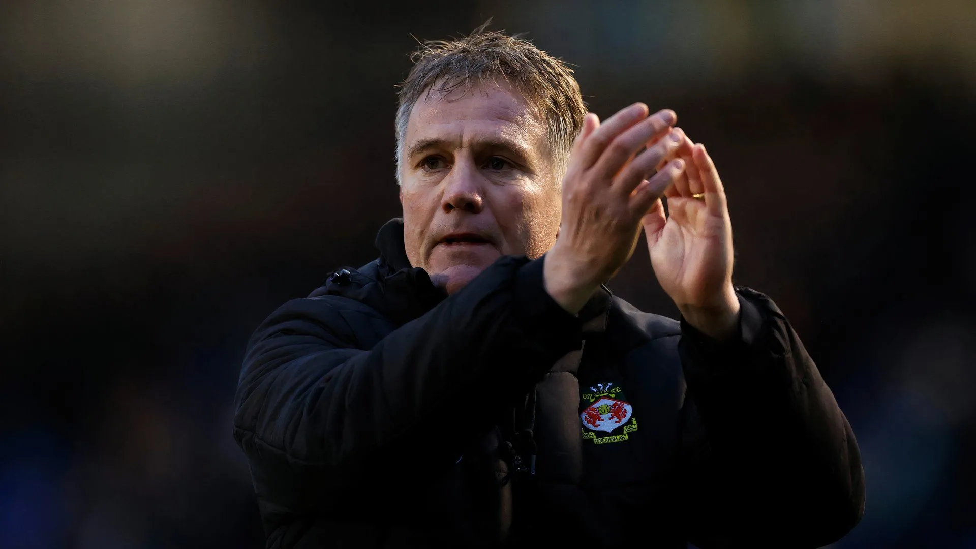 HLV Phil Parkinson của Wrexham AFC
