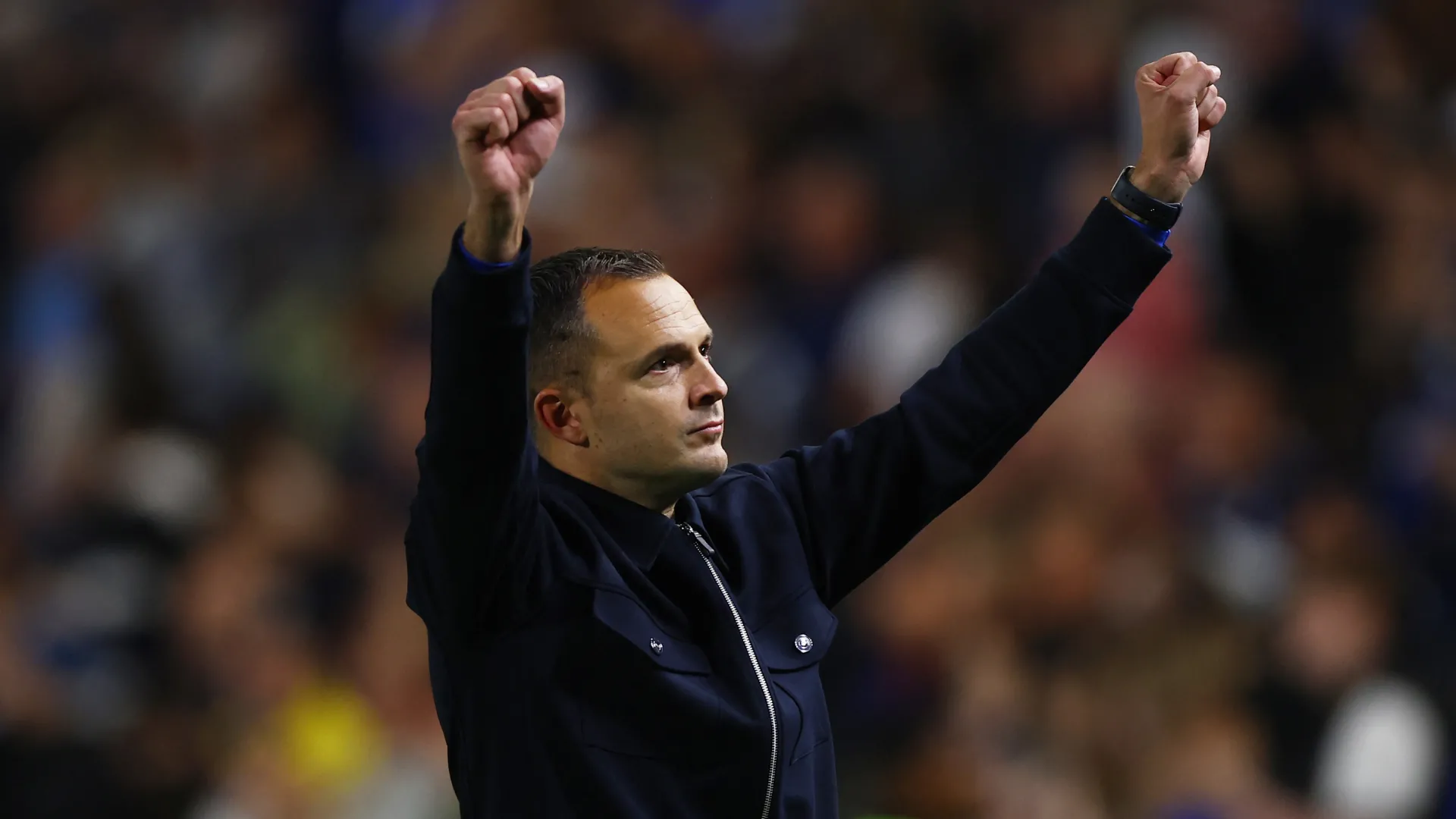 Huấn luyện viên trưởng Chris Davies của Birmingham City