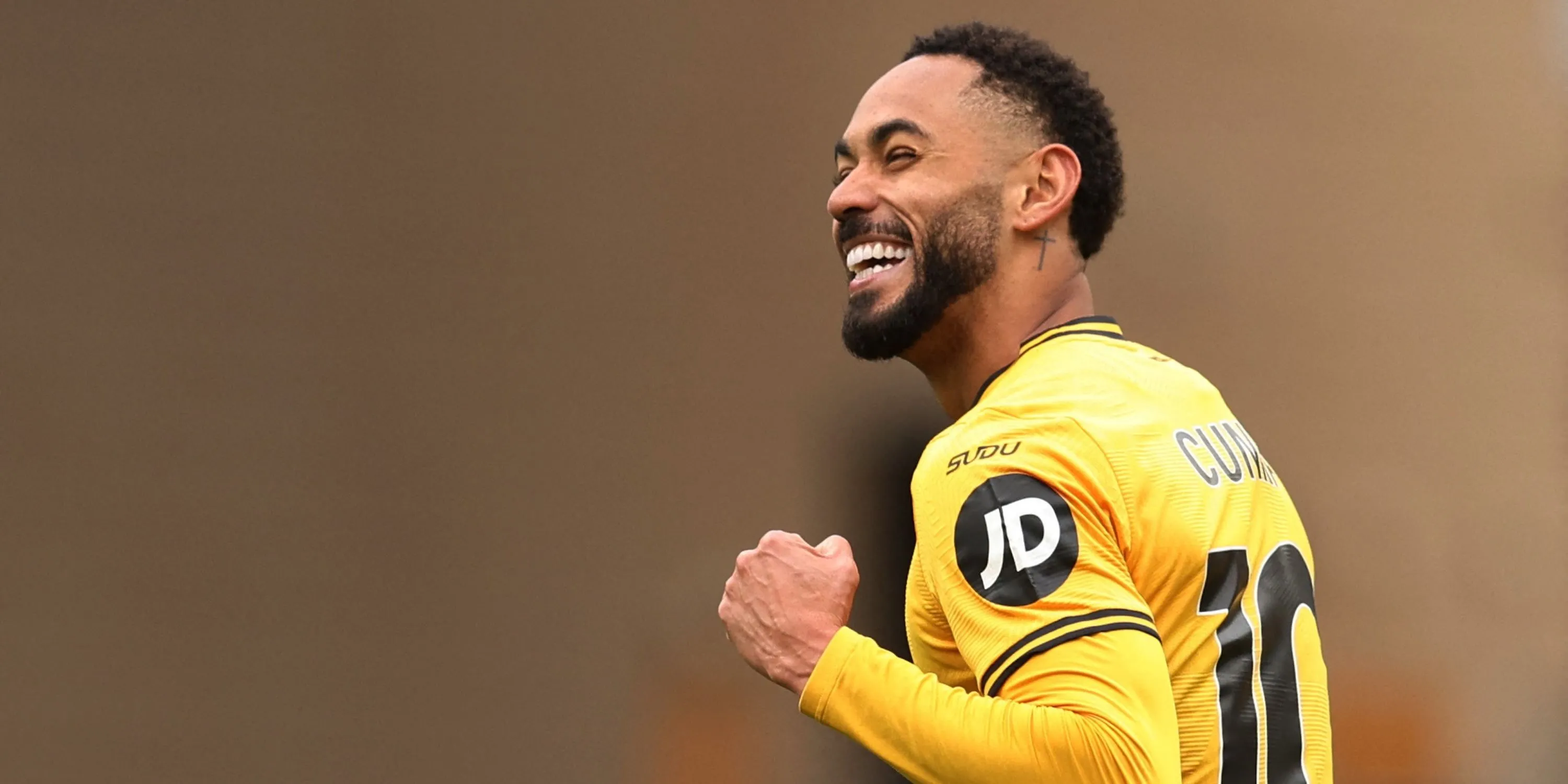 Matheus Cunha ăn mừng bàn thắng trong trận đấu cho Wolverhampton Wanderers.