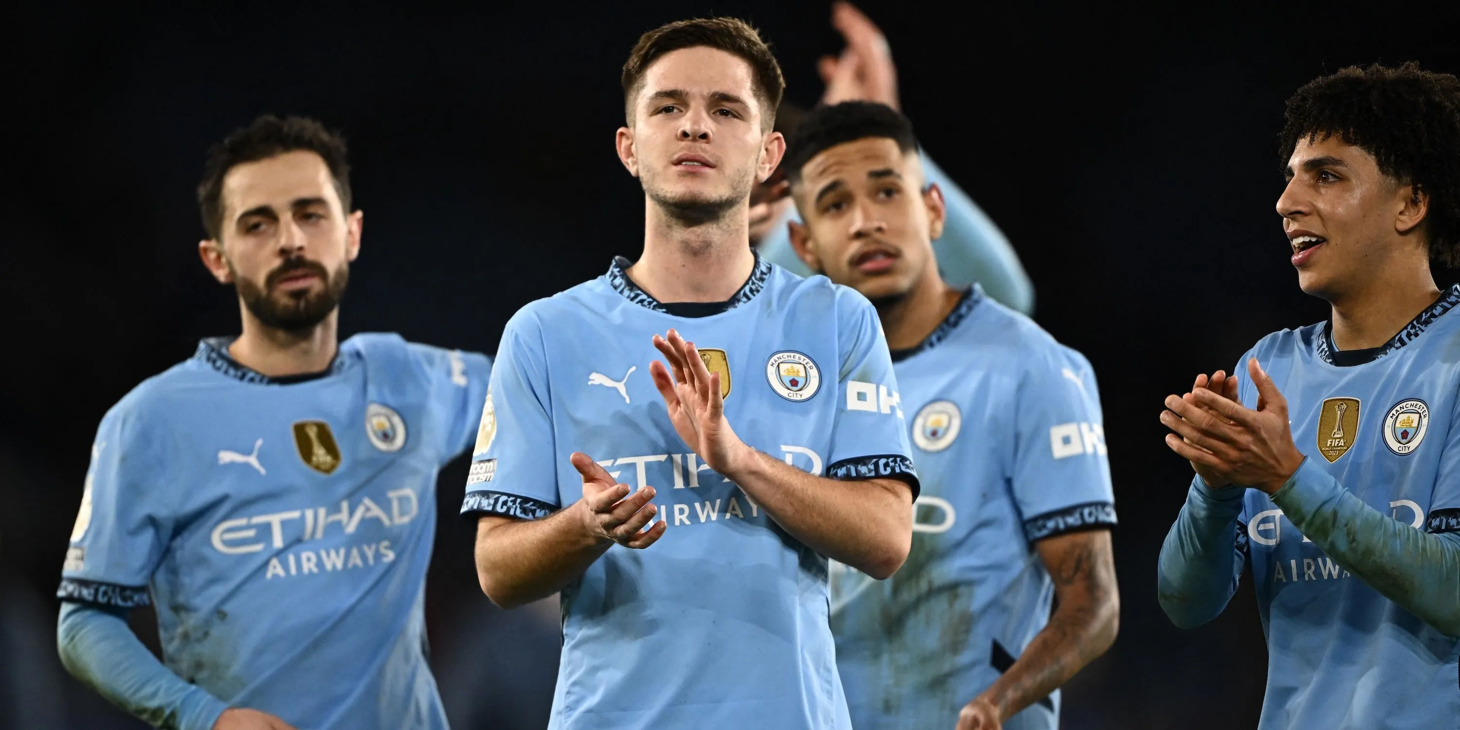 Tiền vệ tấn công James McAtee ăn mừng cùng Man City.