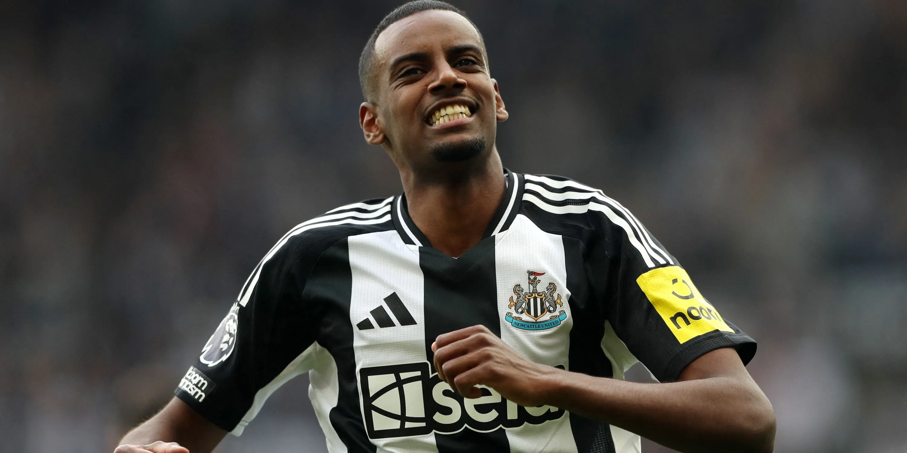 Alexander Isak ăn mừng bàn thắng cho Newcastle United, tiền đạo người Thụy Điển đã thể hiện đẳng cấp tại Premier League.