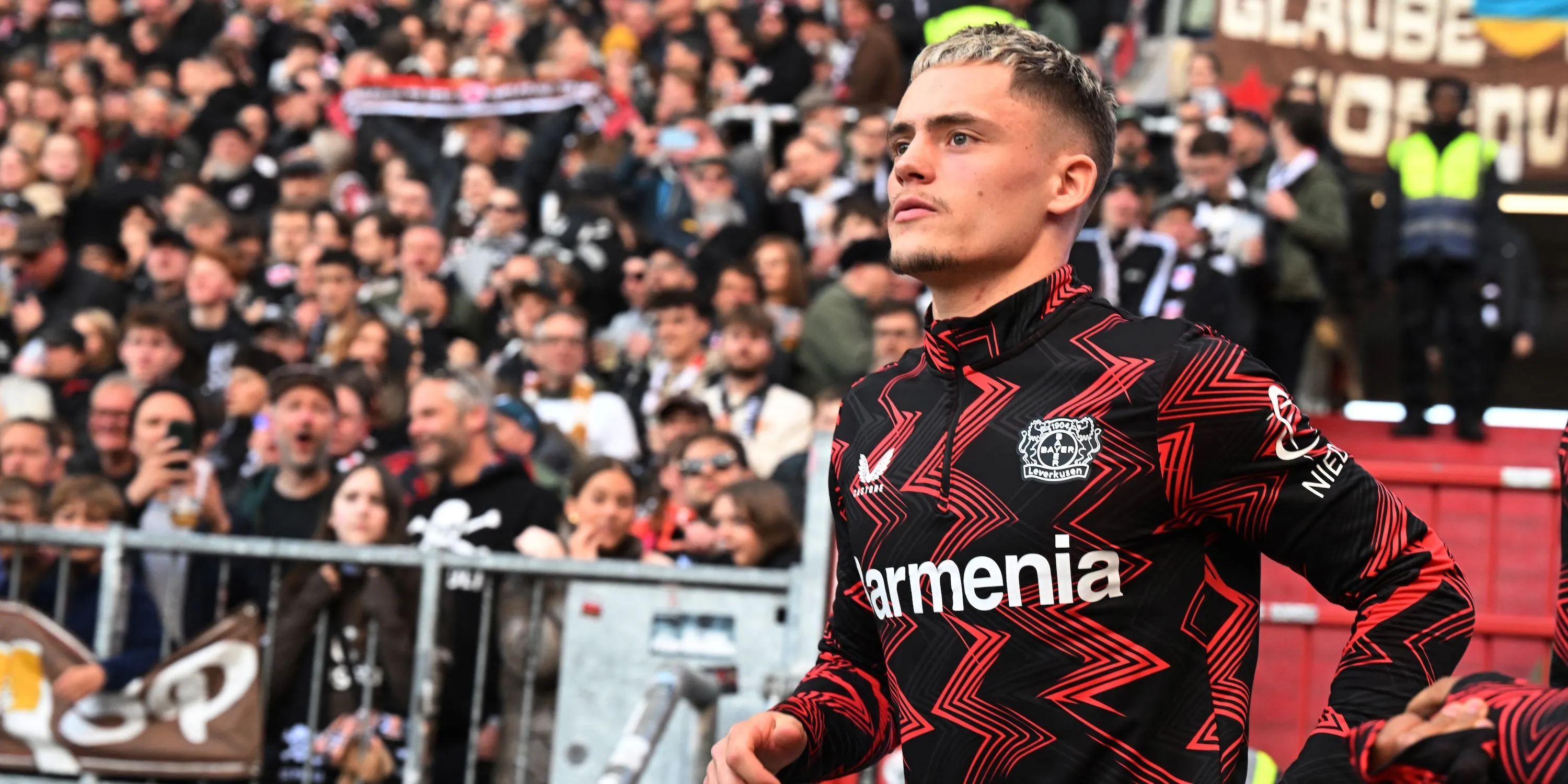 Florian Wirtz thi đấu cho Bayer Leverkusen, mục tiêu chuyển nhượng của Liverpool