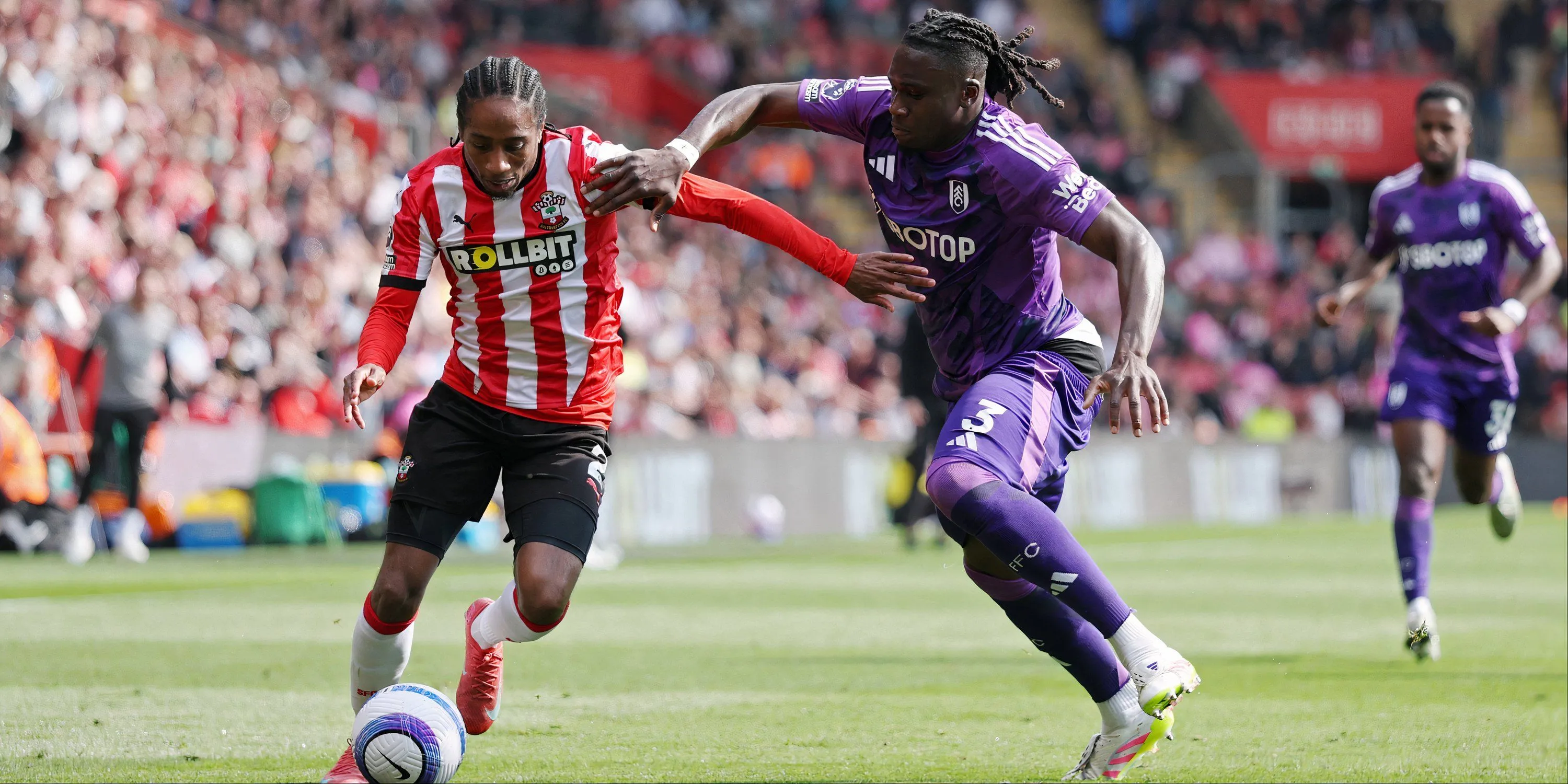 Hậu vệ cánh Kyle Walker-Peters của Southampton, cầu thủ đang được Everton theo dõi trên thị trường chuyển nhượng