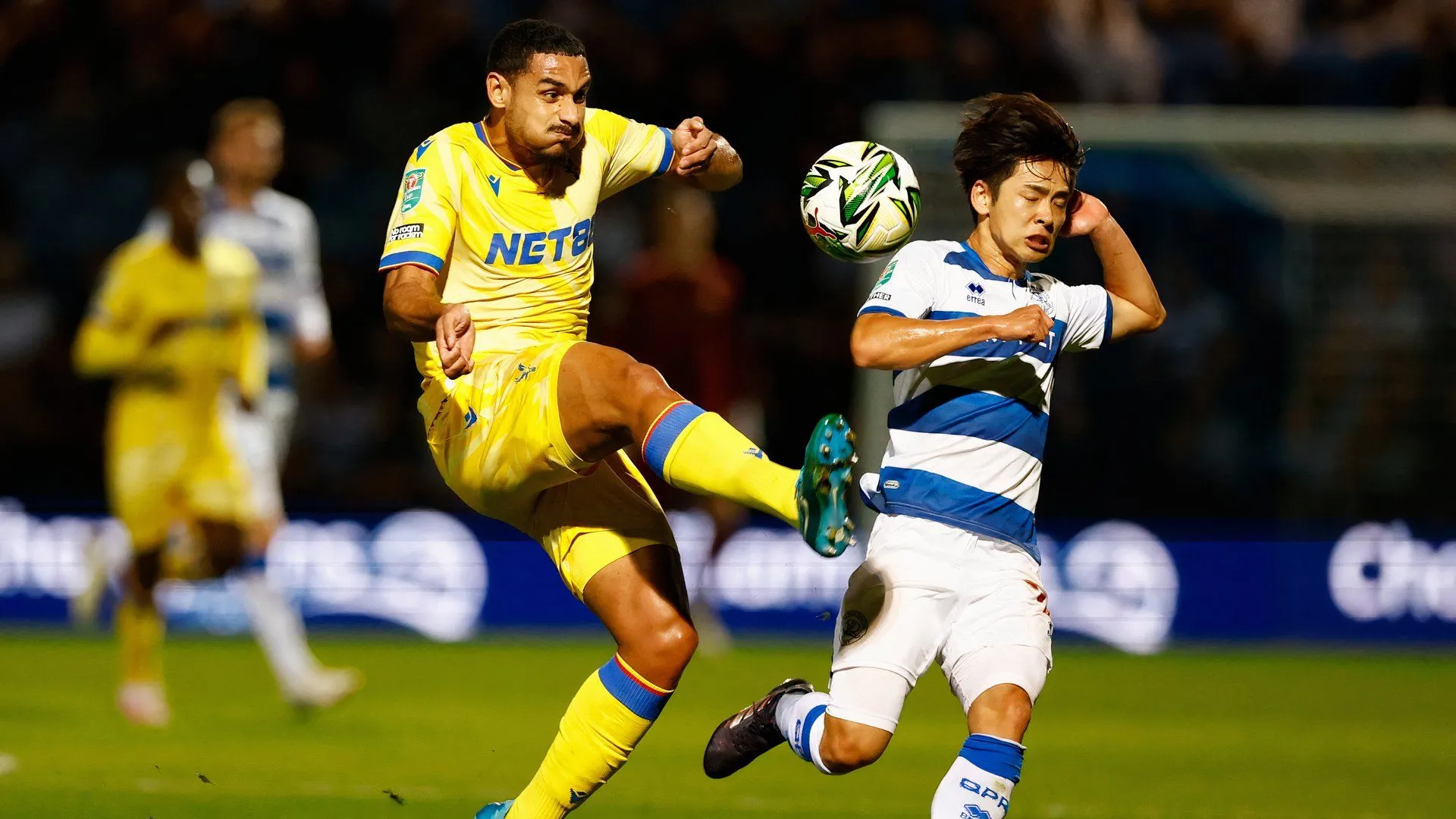 Koki Saito thể hiện kỹ năng rê dắt, cầu thủ Nhật Bản được cổ động viên QPR yêu thích