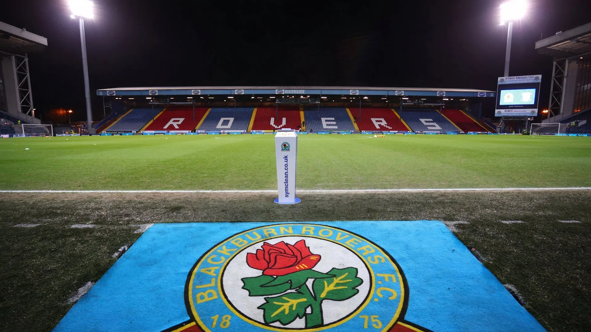 Sân Ewood Park, sân nhà của Blackburn Rovers nơi Igor Tyjon đang thi đấu