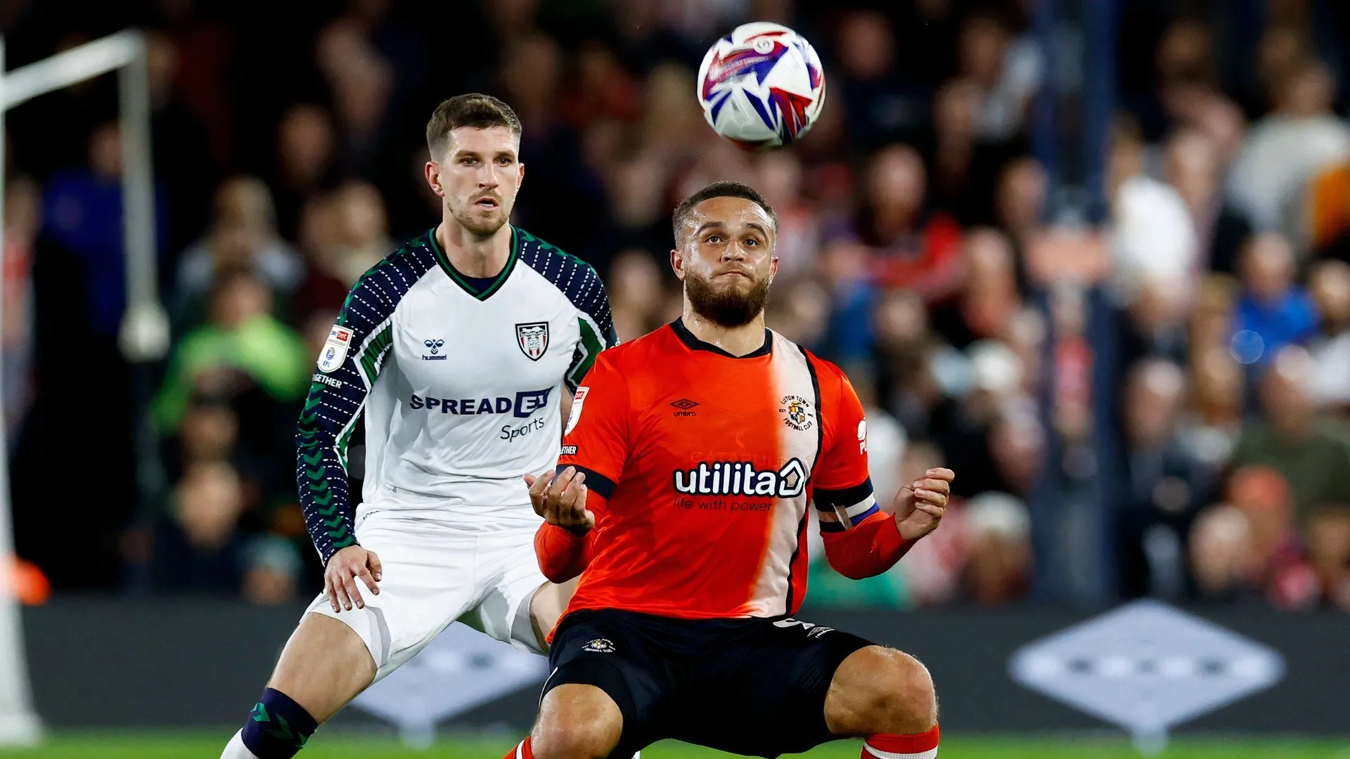 Trung vệ Chris Mepham trong một trận đấu cho Sunderland