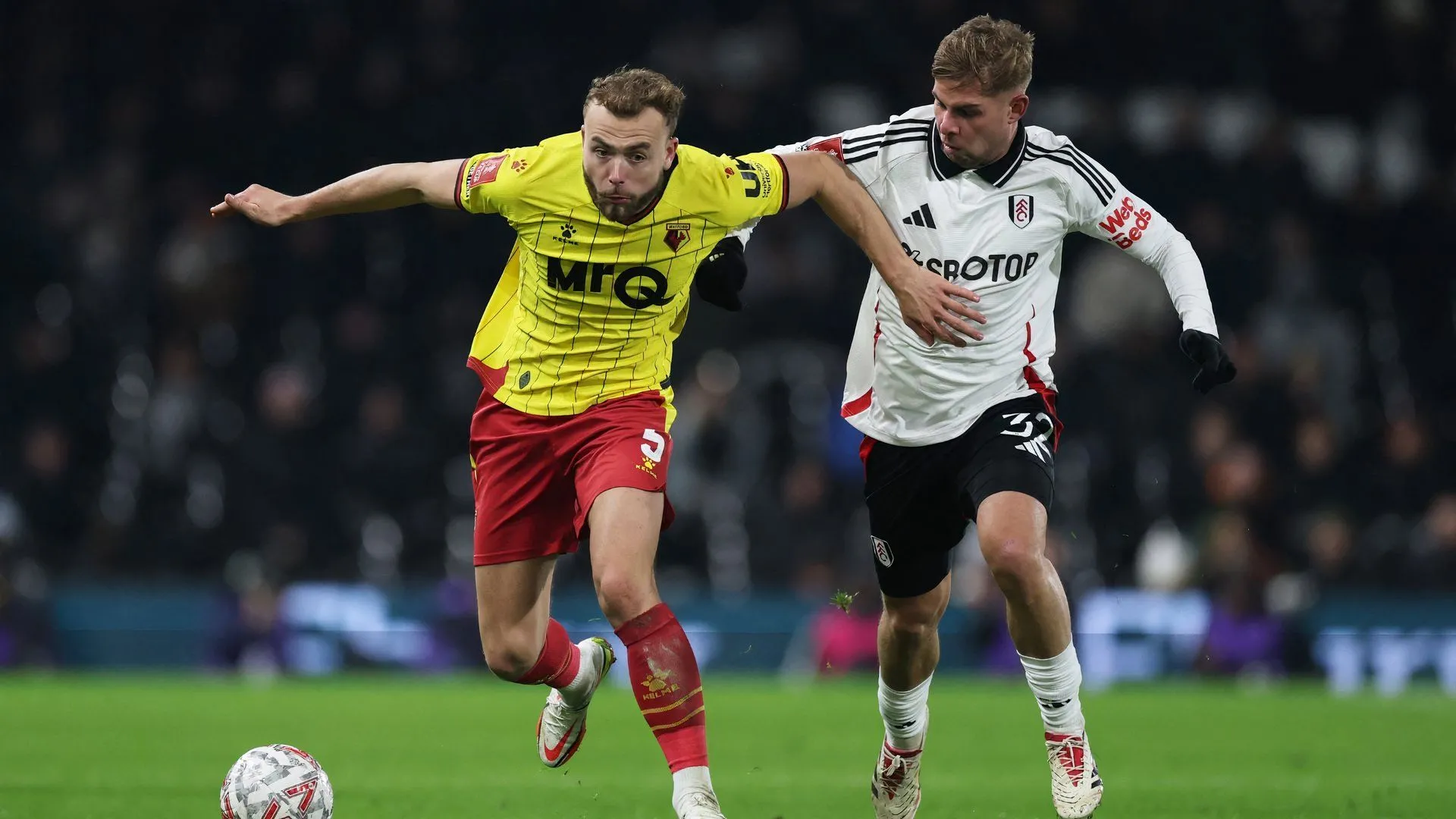 Trung vệ Ryan Porteous trong trận đấu giữa Watford và Fulham