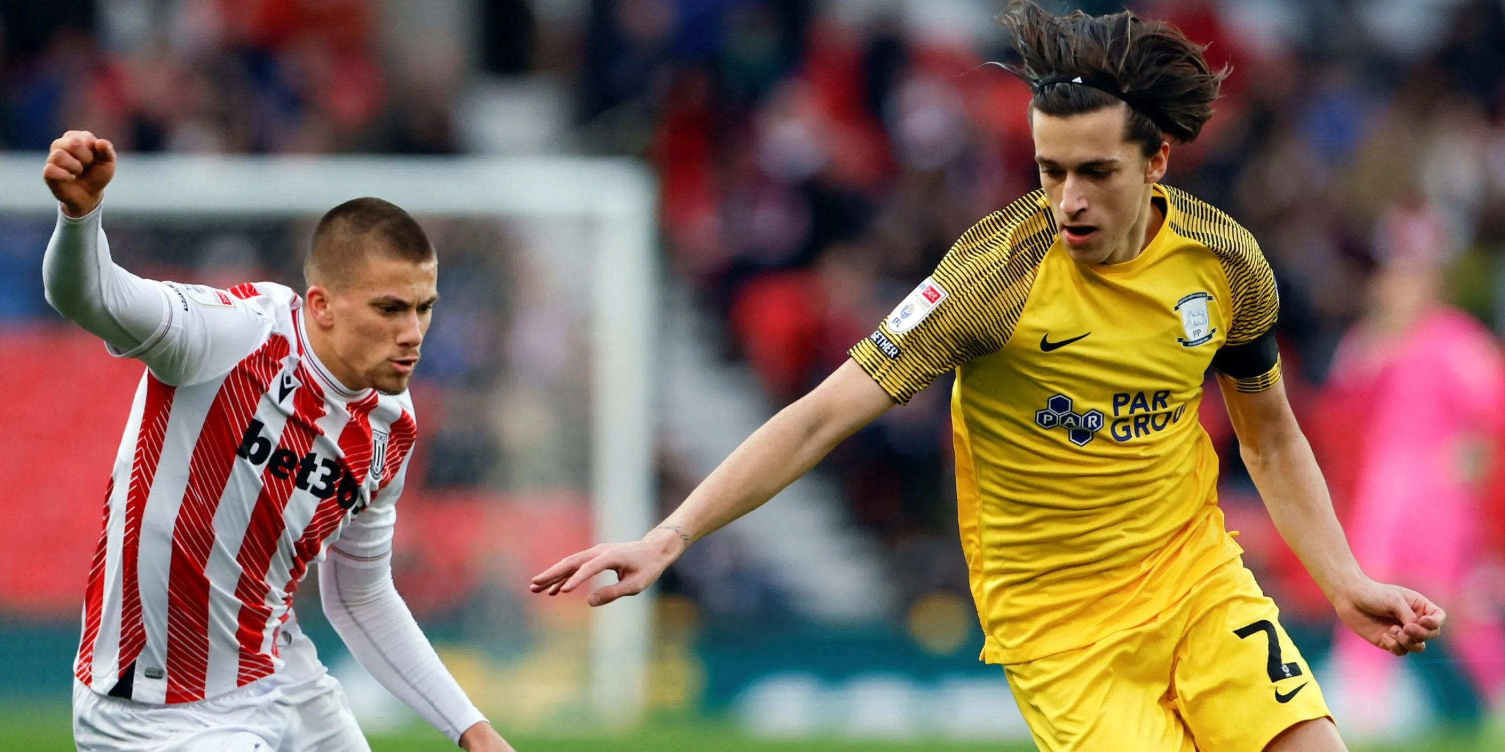 Alvaro Carreras thi đấu ấn tượng trong màu áo Preston North End khi được cho mượn