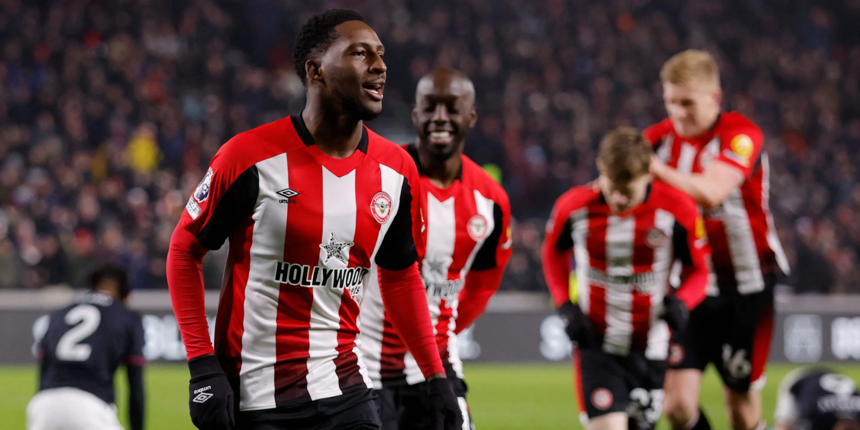 Các cầu thủ Brentford ăn mừng bàn thắng ở Premier League.