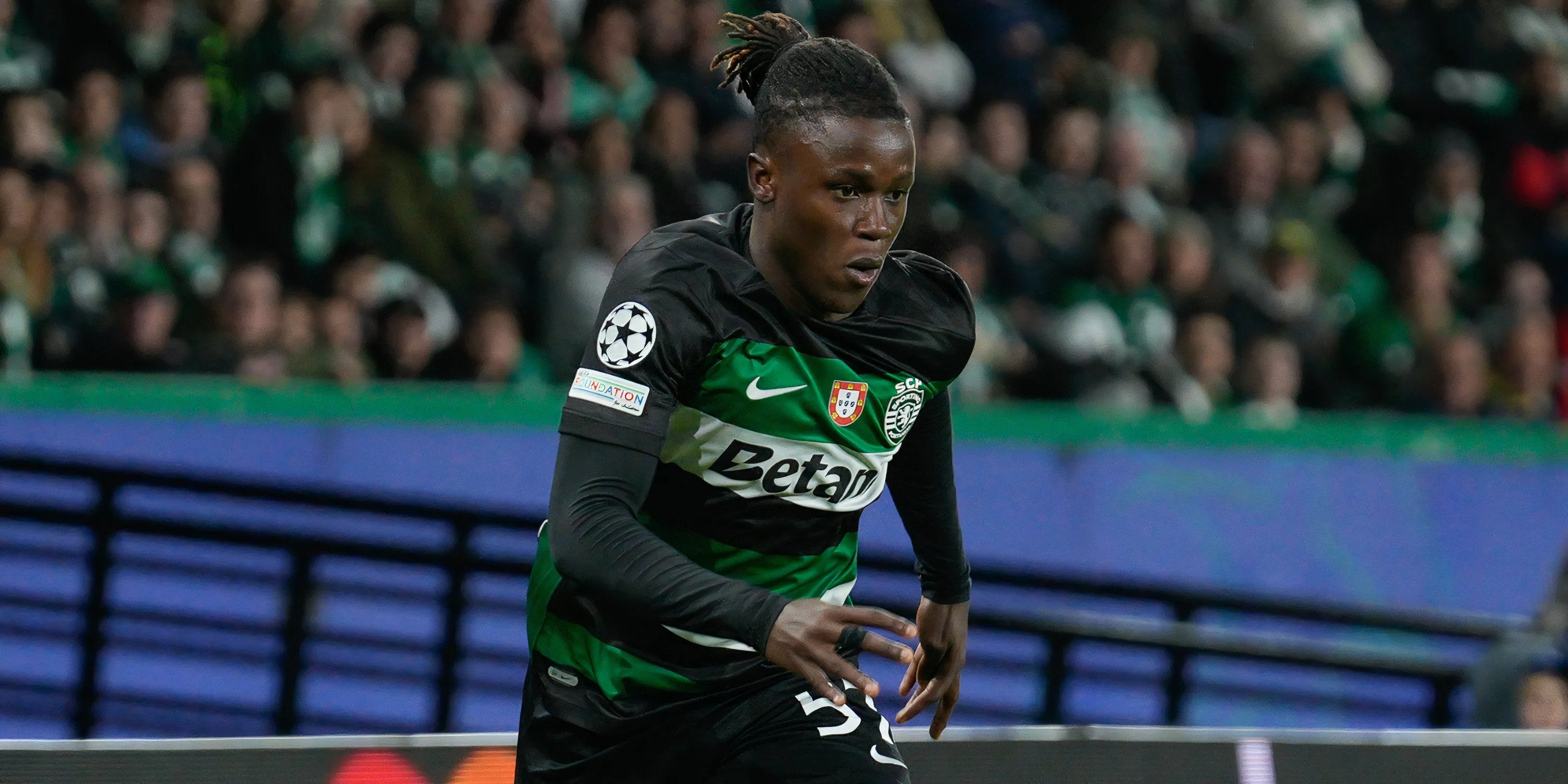 Cầu thủ chạy cánh Geovany Quenda trong màu áo Sporting Lisbon