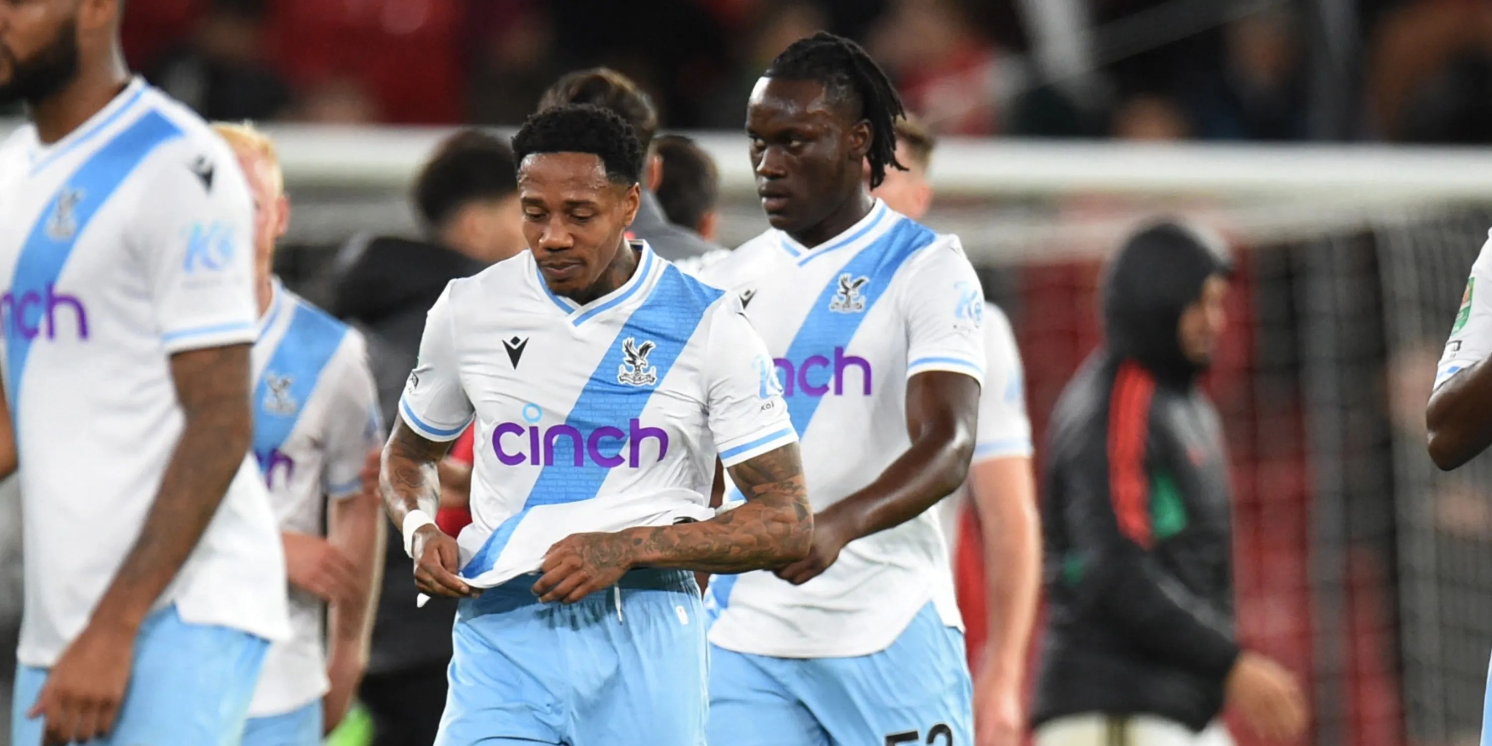 David Ozoh của Crystal Palace trong một pha bóng tấn công.