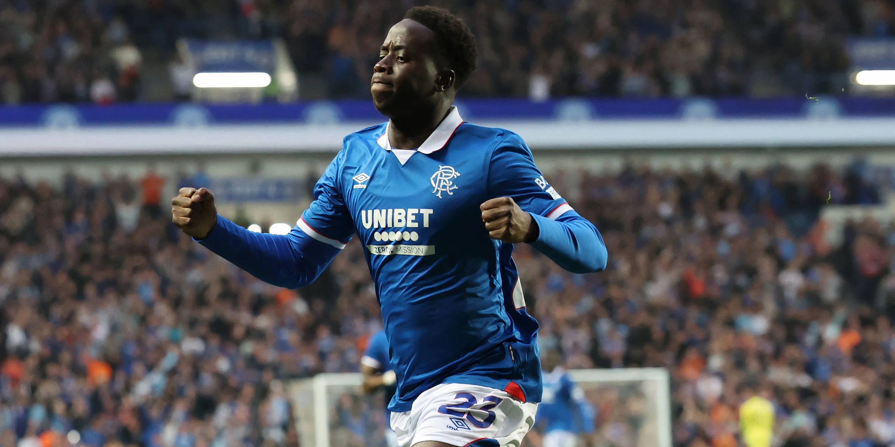 Djeidi Gassama ăn mừng bàn thắng quan trọng giúp Rangers giành chiến thắng 2-0 trước Panathinaikos tại Champions League.