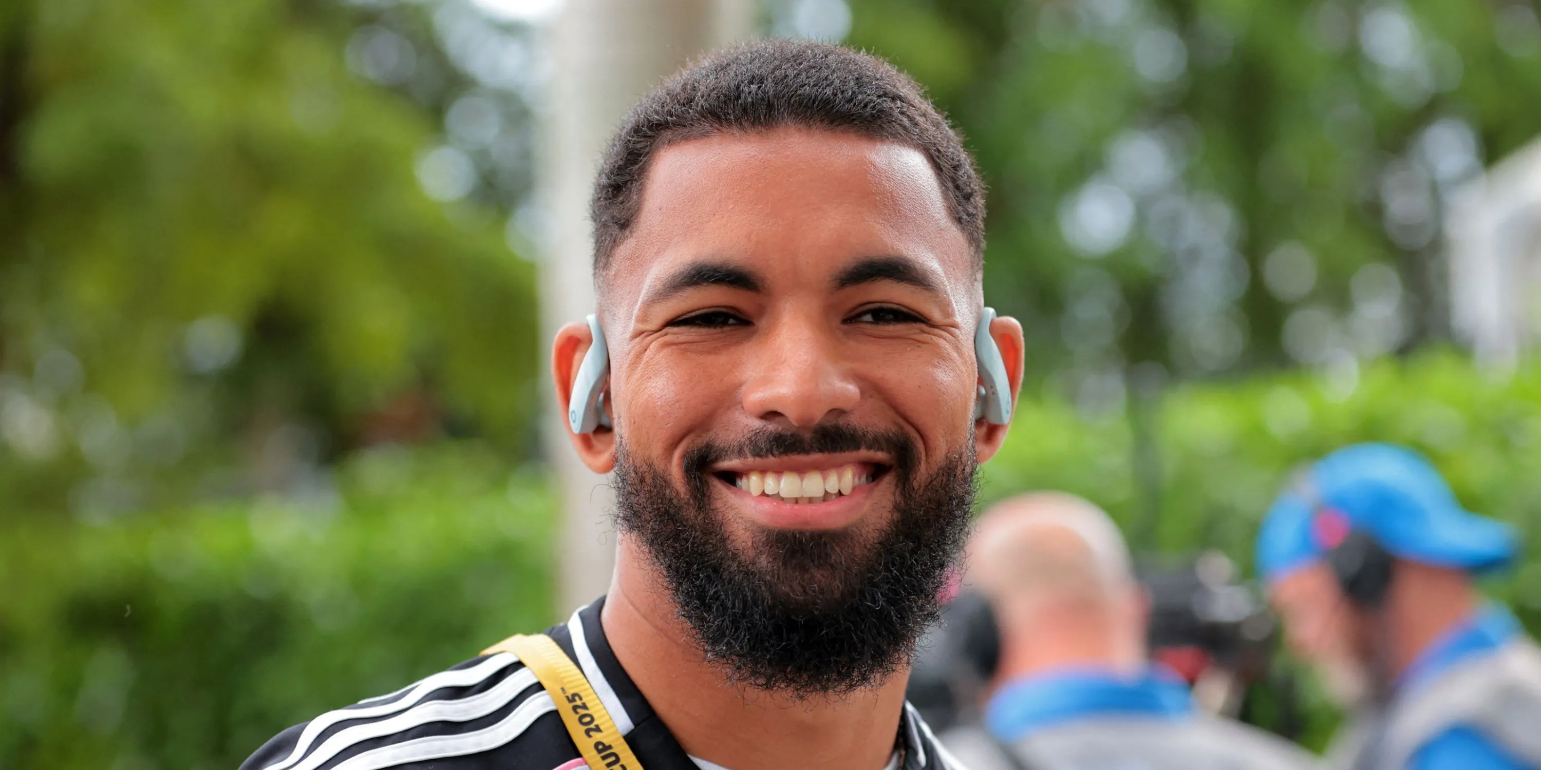 Douglas Luiz trong màu áo Juventus, nơi anh thi đấu trước tin đồn trở lại Aston Villa