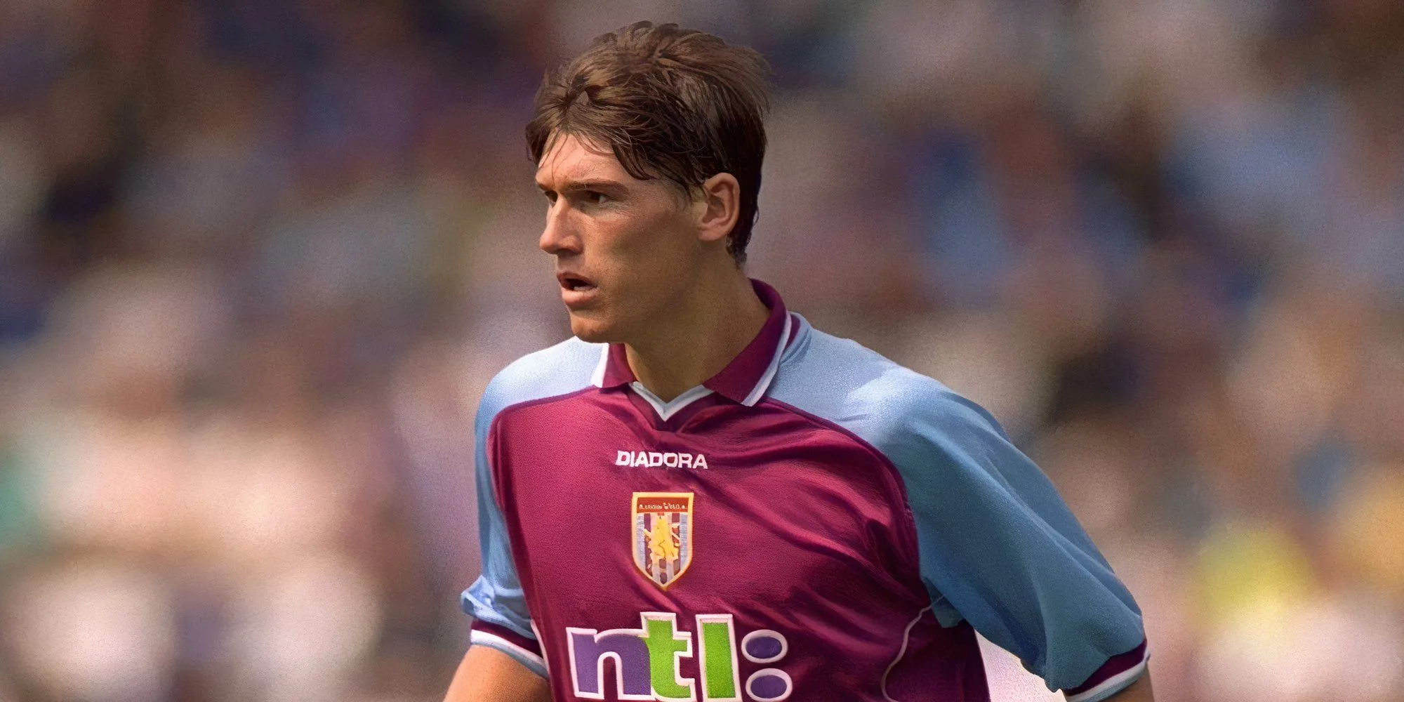 Gareth Barry trong màu áo Aston Villa