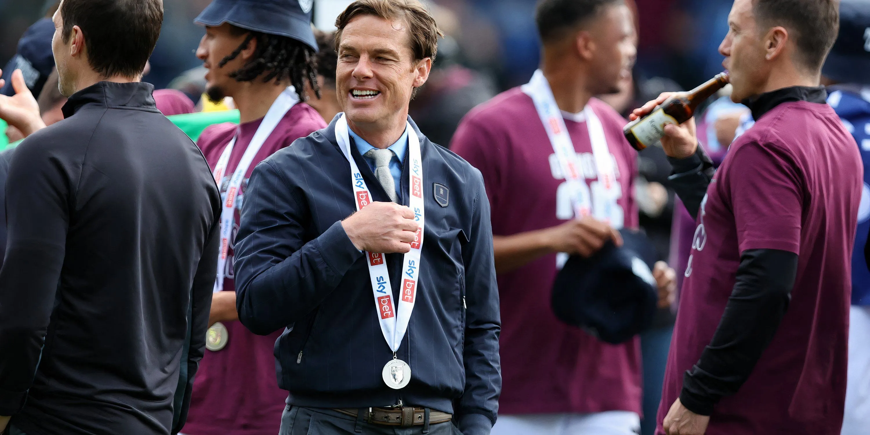 HLV Scott Parker của Burnley phân tích chiến thuật trên sân