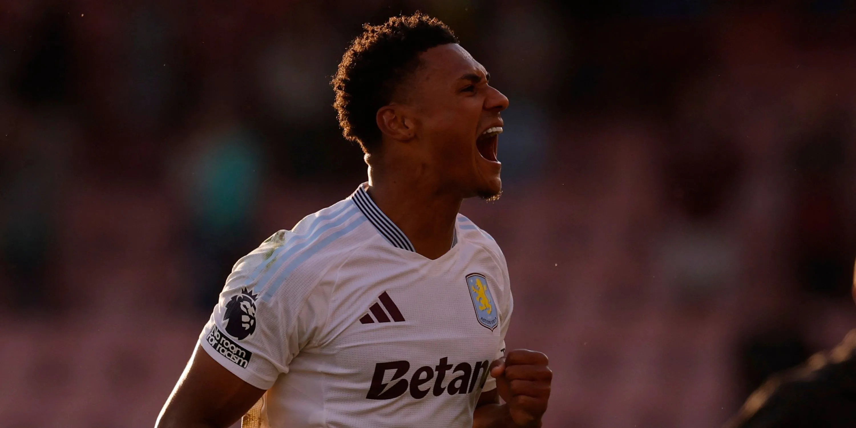 Tiền đạo Ollie Watkins của Aston Villa, một trong những mục tiêu săn đón hàng đầu của Manchester United để tăng cường hàng công.