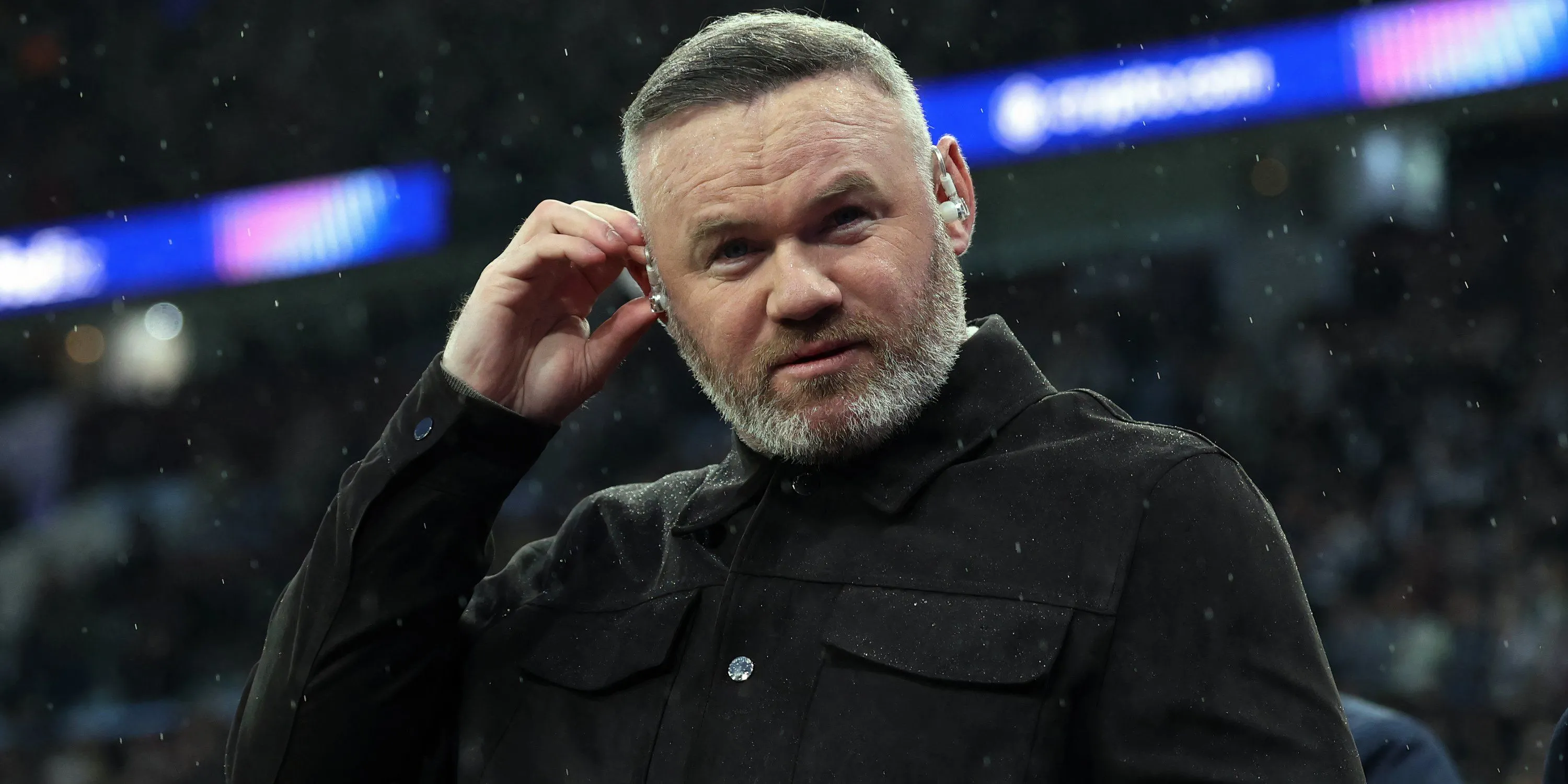 Wayne Rooney khi đang bình luận tại một chương trình bóng đá
