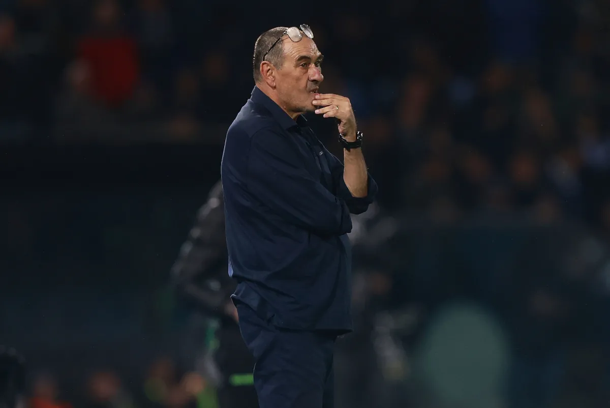 Huấn luyện viên Maurizio Sarri của SS Lazio quan sát trận đấu Serie A giữa Pisa và Lazio tại Arena Garibaldi vào ngày 30 tháng 10 năm 2025 ở Pisa, Ý