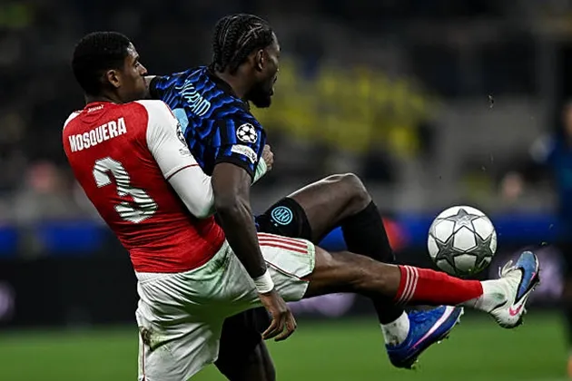Cristhian Mosquera trong trận đấu