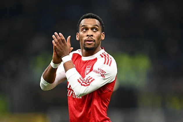 Jurrien Timber đang thi đấu