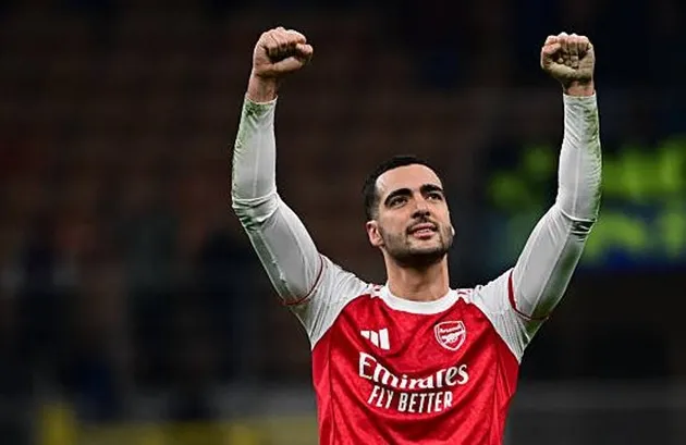 Mikel Merino thi đấu ở tuyến giữa